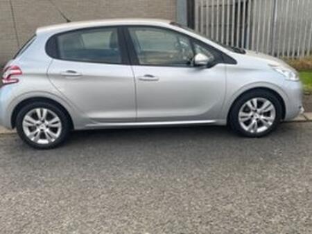 PEUGEOT 208 1.4 HDi Access+